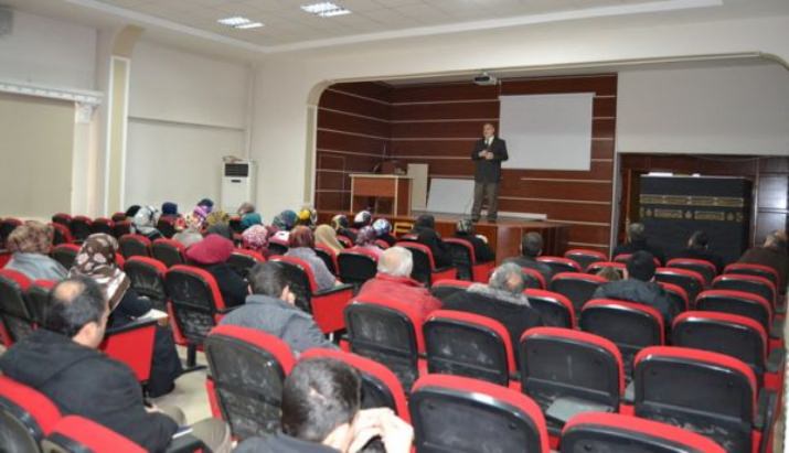 2016 Yılı Umre Seminerleri Sürüyor